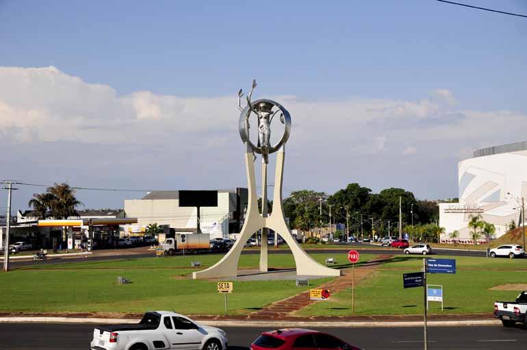 Marcos Zanutto - Entre as obras estÃ¡ o viaduto que serÃ¡ construÃ­do no cruzamento das avenidas Dez de Dezembro e Leste-Oeste