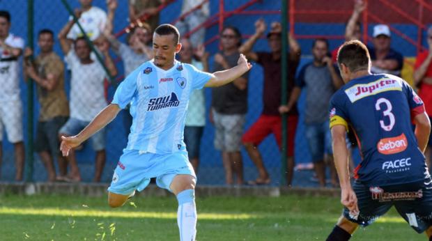 Apesar de sufoco, Alemão valoriza empate