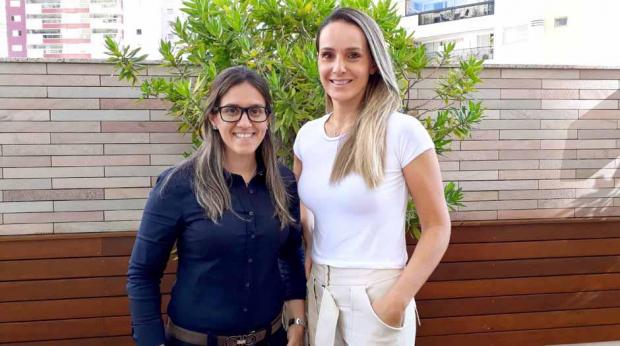 Divulgação - A advogada Rafaela Parra com Luly Turquino : 'A fiscalização precisa ocorrer de forma mais efetiva para que as leis sejam cumpridas e tragam benefícios a todos'