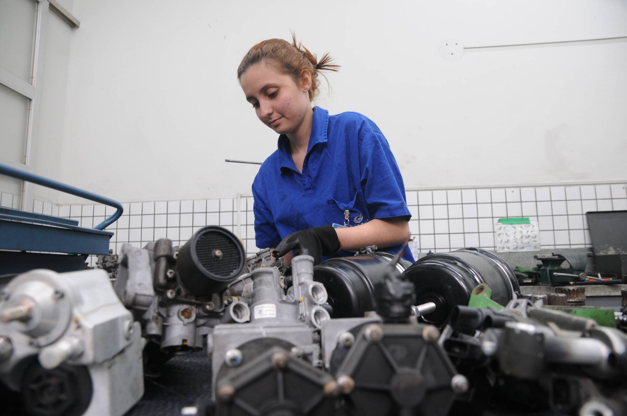 Mulheres na construção: todas as profissões que eram masculinas e que agora  as mulheres tomam a frente - Sales Materiais para Construção