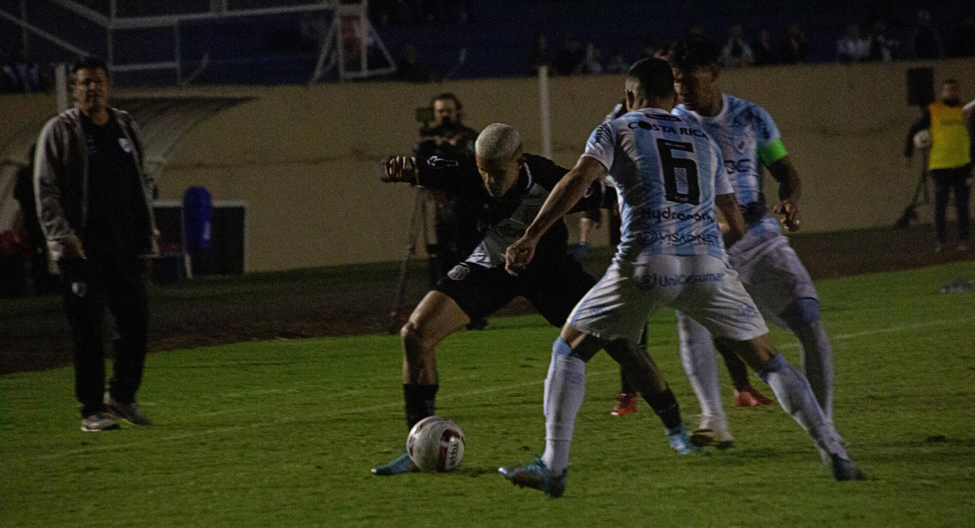 Ponte_Preta - 49 minutos Fim de jogo. A Macaca perdeu pelo placar