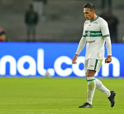 Coluna do Coritiba, Caindo na real