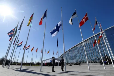 Cerimônia de hasteamento da bandeira da Finlândia marcou o ingresso oficial na Otan: ministro russo adverte que "conflito pode se expandir"