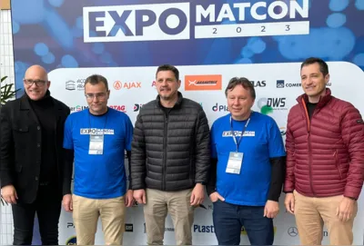 Marcão Kareca, da agência de marketing da Acomac Londrina , Emerson Luiz Stival, Presidente da Acomac Curitiba, Adriano Montanari, Presidente da Acomac Londrina, Ademilson Milani, Presidente do Simaco, e  Rubens Negrão, do Sebrae Londrina