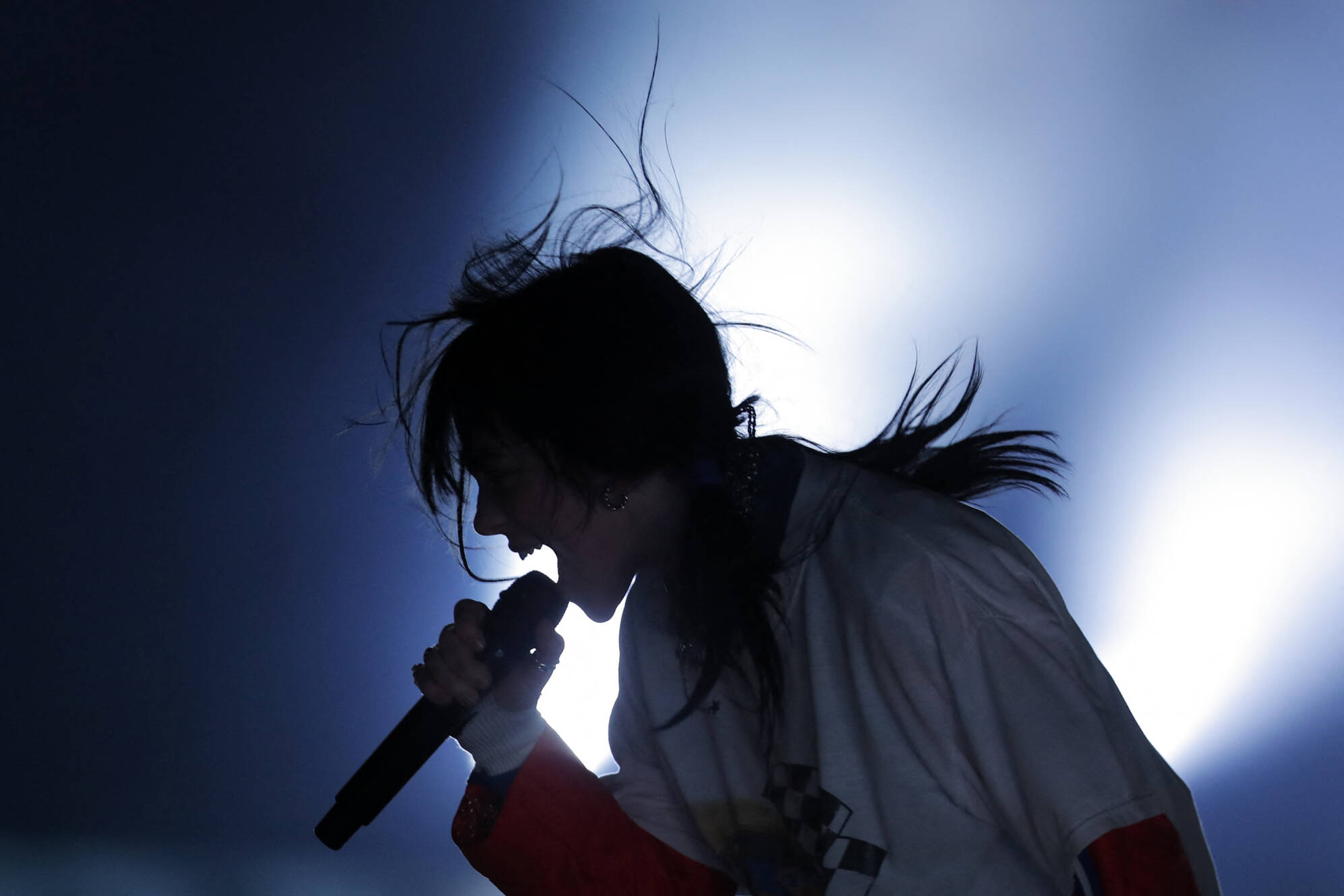 Billie Eilish fecha a primeira noite de shows no Lollapalooza e