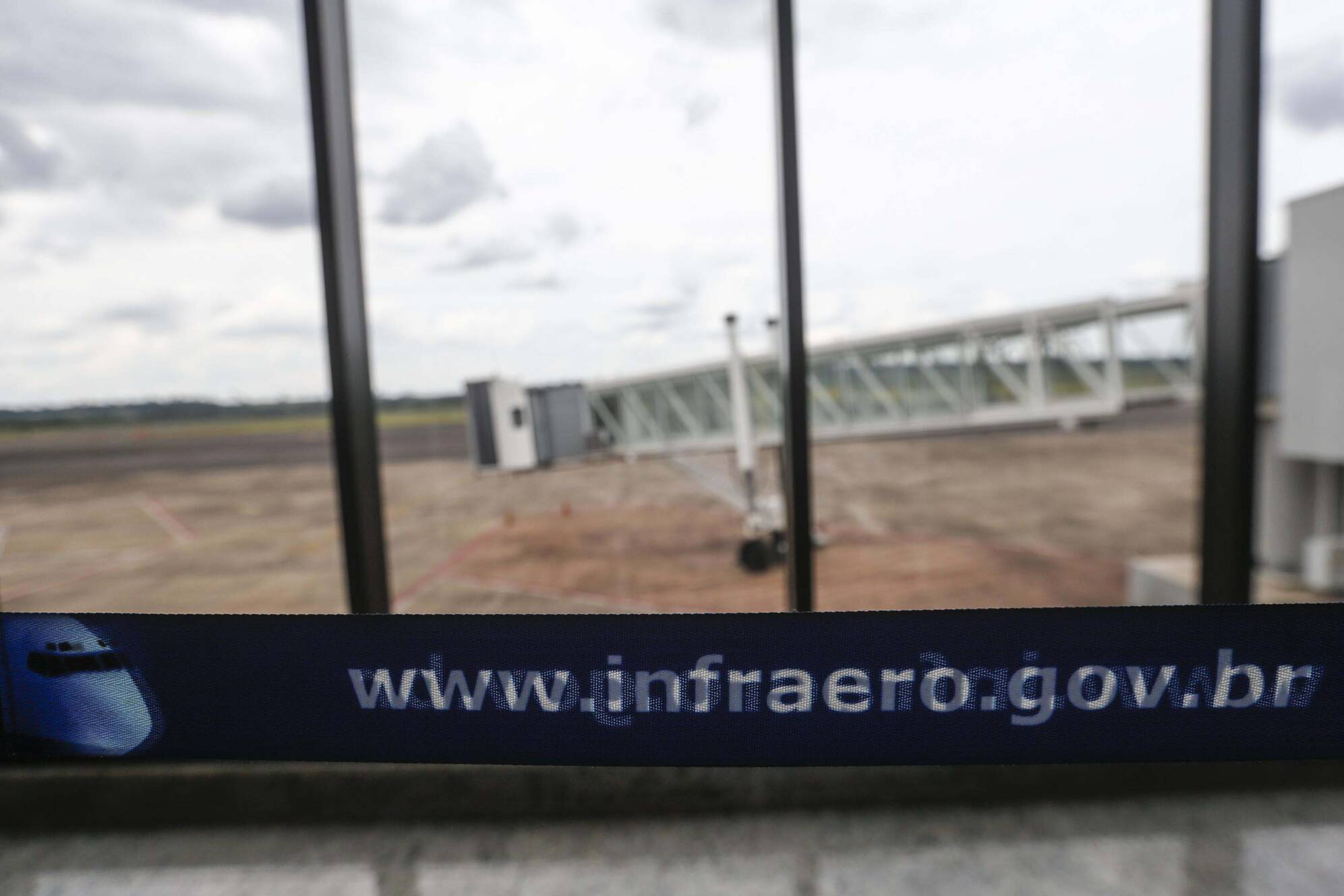 Aeroporto pode ter mais de um pouso e decolagem ao mesmo tempo? - UOL  Economia