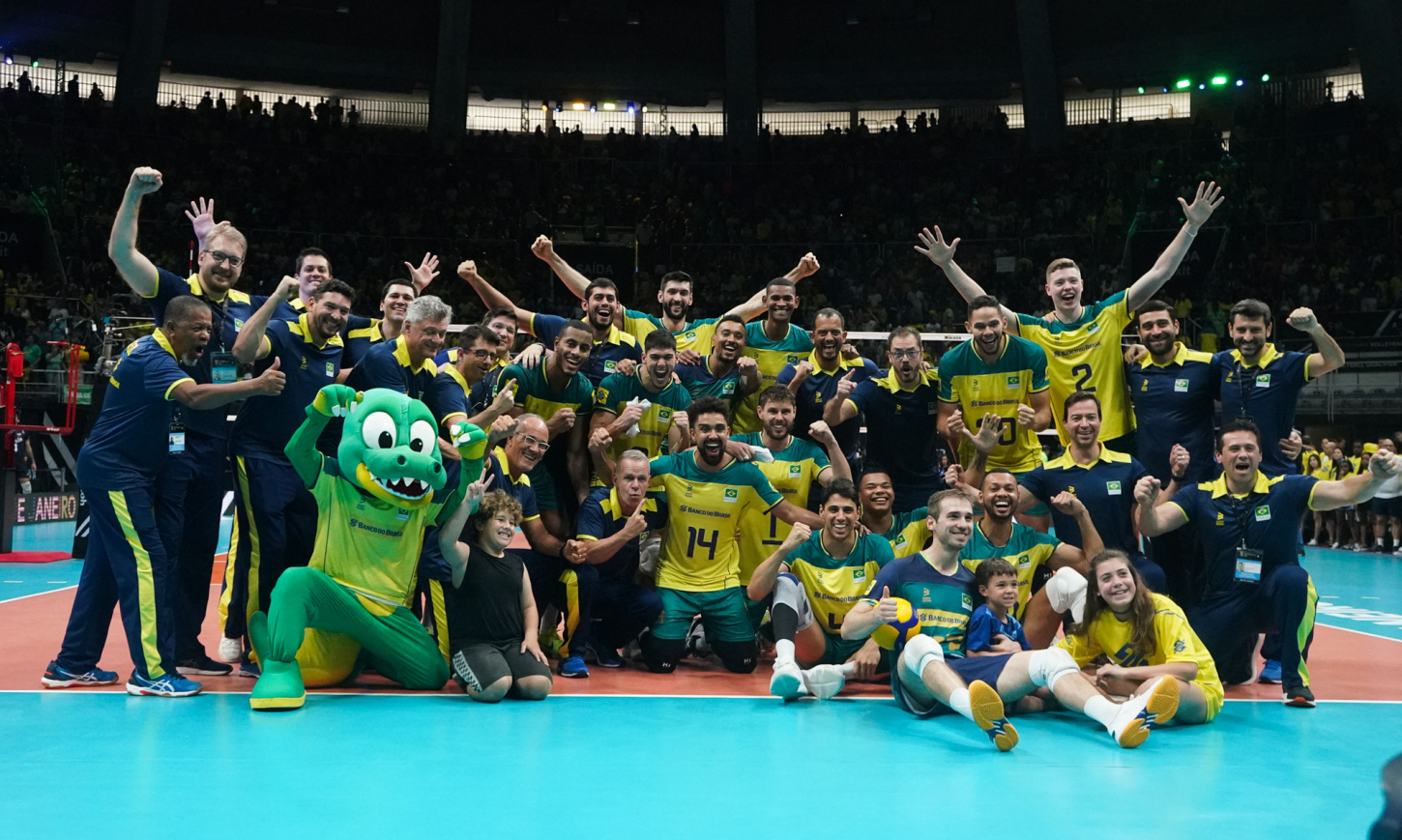 Vôlei masculino na Olimpíada: de virada, Brasil vence a Argentina no  tie-break