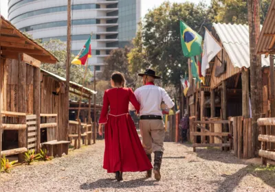 Gaucho couple at the farroupilha camp