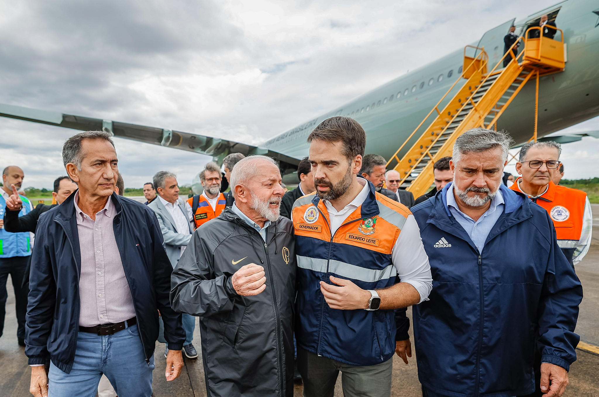 Lula e Leite adotam trégua na tragédia, mas aliados trocam críticas