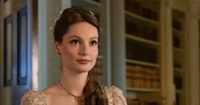 A personagem Francesca (Hannah Dodd) pode viver um romance com Michaela Stirling (masali Baduza), depois da morte do marido