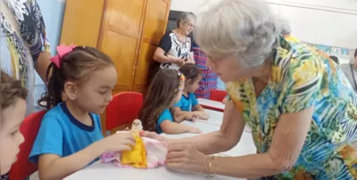 Imagem ilustrativa da imagem Escola municipal de Londrina promove um encontro de gerações