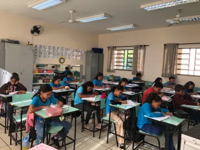 Escola Municipal Pereira de Almeida Junior: alunos cumprem papel relevante na comunidade buscando a mudança de comportamento para evitar a dengue