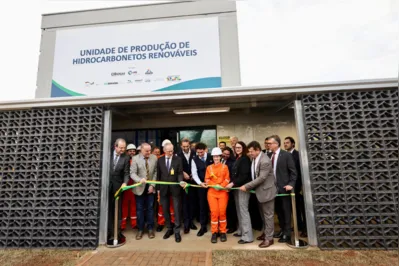 Imagem ilustrativa da imagem Itaipu recebe a 1ª planta de produção de petróleo sintético a partir de biogás do Brasil
