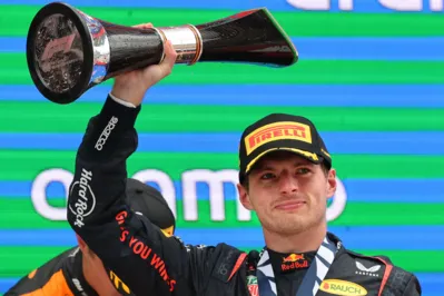 Imagem ilustrativa da imagem Verstappen segura embalado Norris e vence o GP da Espanha de Fórmula 1