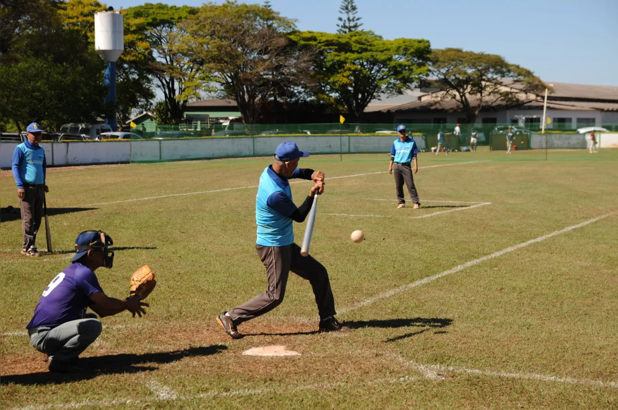 Torneio de Softbol promove integração entre comunidade local e