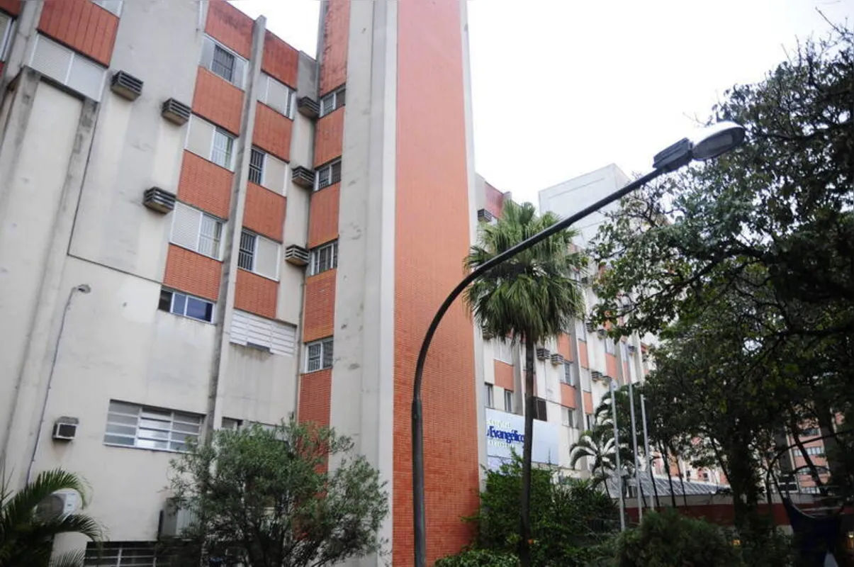 Pronto-Socorro do Hospital Evangélico de Londrina fecha após casos de Covid