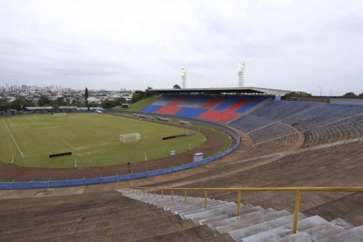 Em bom jogo, LEC empata com Juventude e fica na bronca com juiz