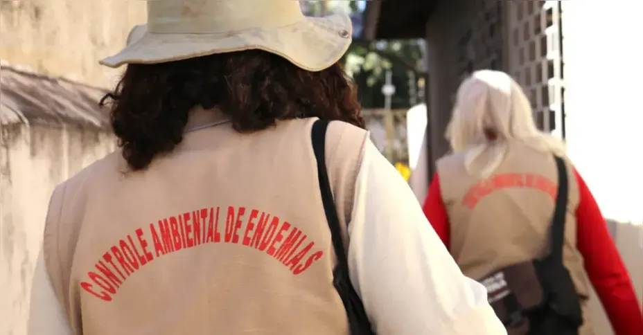 Saturday's photo caption has a dengue control team working in Belem and Itapua Gardens