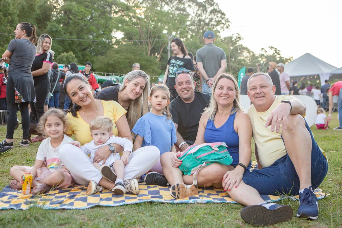 Sérgio e Luciana Favaro, André e Graciela Fazolo, Patrícia Tinoco e as crianças Milena, Fernanda e Alexandre