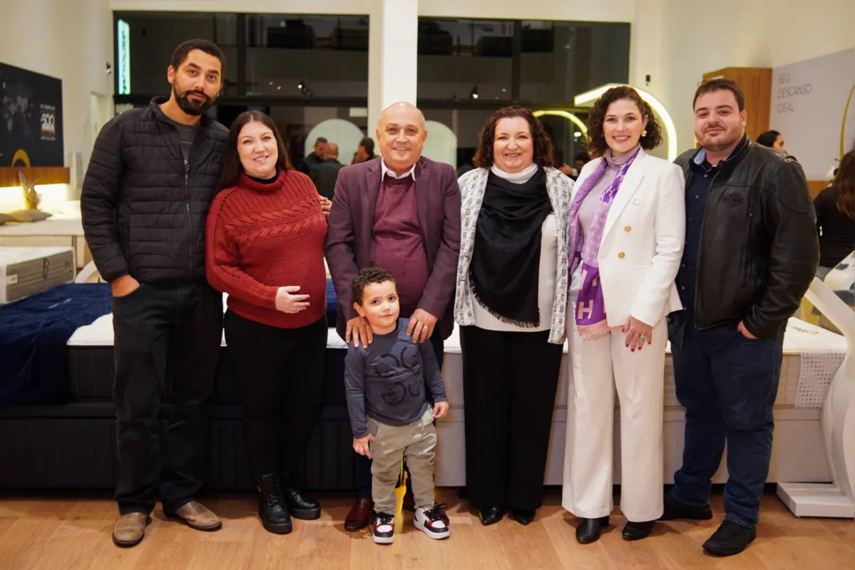 Família reunida: Jean de Almeida, Juliana Romera Milani de Almeida, Osmar Milani, Maria Luzia Romera Milani, Manoela Milani, José Elídio Rufato Neto e o pequeno Joaquim Romera Milani de Almeida