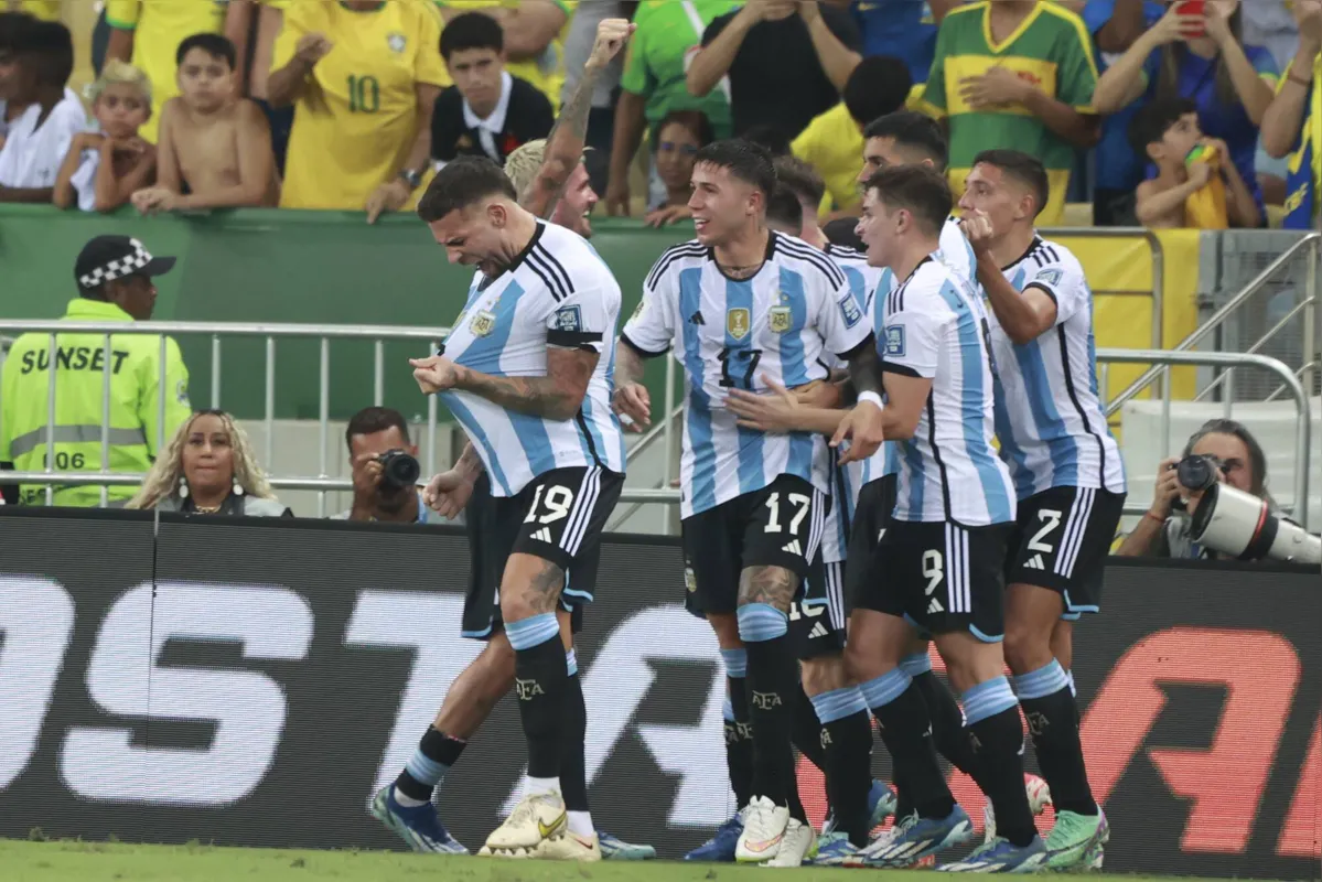 Argentina vence clássico tenso no Maracanã e amplia crise do Brasil -  Placar - O futebol sem barreiras para você