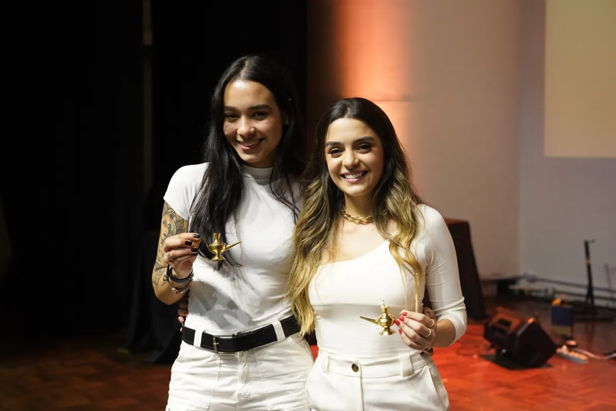 Bruna Sampaio da Silva e Isabelle Pinheiro Denobi