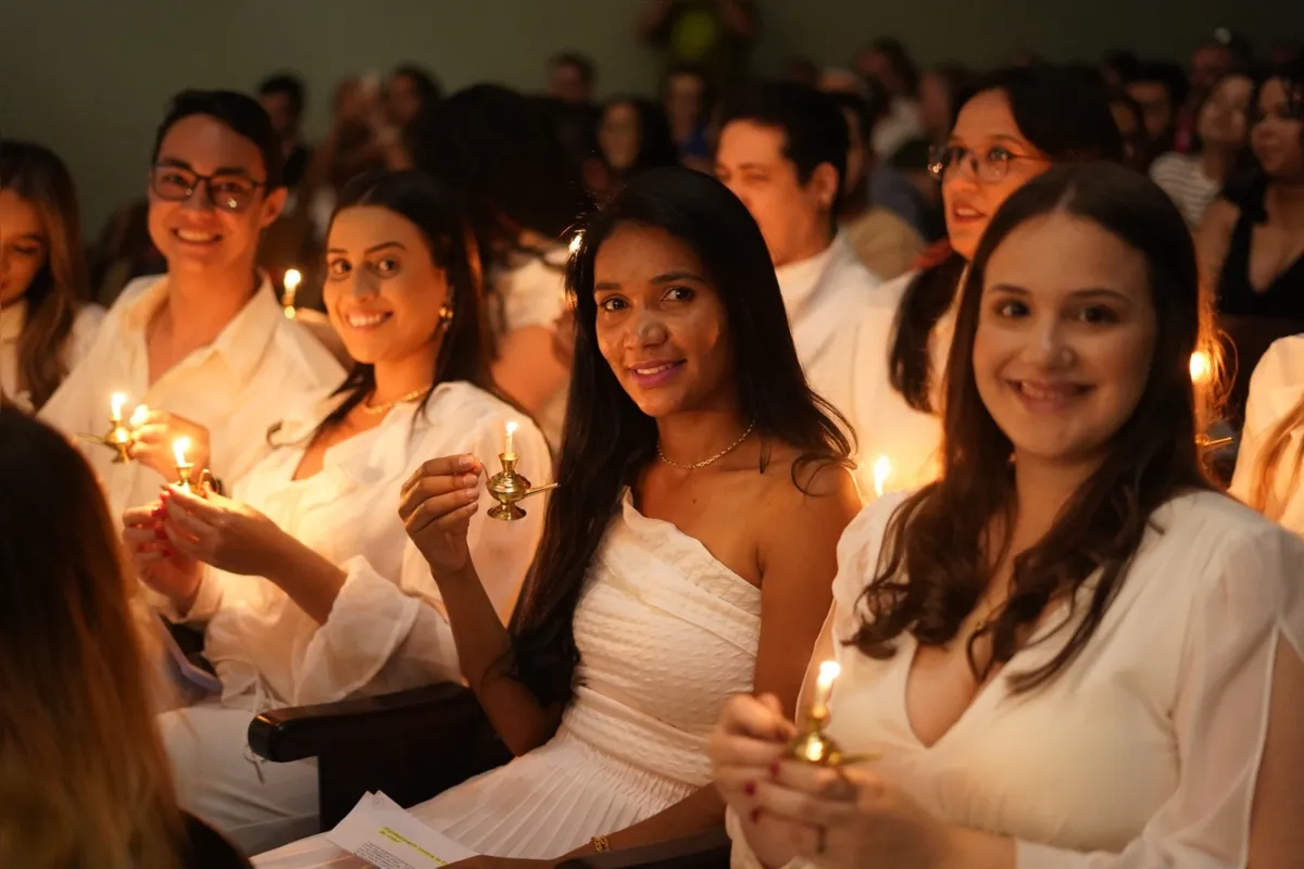 Wesley Vinicius Gonçalves Goulart, Thayna Ferreira dos Santos Silva, Thais Mykaele Ferreira e Julia Cardador Paris