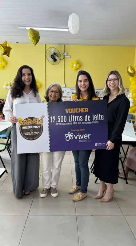 A fundadora da Ong Viver, Dorian Guerra e a voluntária da entidade, Lorenna Guskuma, entre Ana Paula Ricci Fernandes e Marcela Fabri, sócias do escritório Balera, Berbel e Mitne