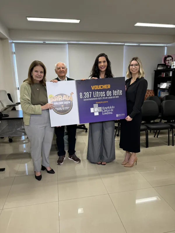 As doações foram feitas, também, ao Hospital do Câncer de Londrina: na foto, Ana Paula e Marcela aparecem com a diretora executiva e institucional do HC Londrina, Mara Fernandes, e o presidente do HC Londrina, Francisco Ontivero