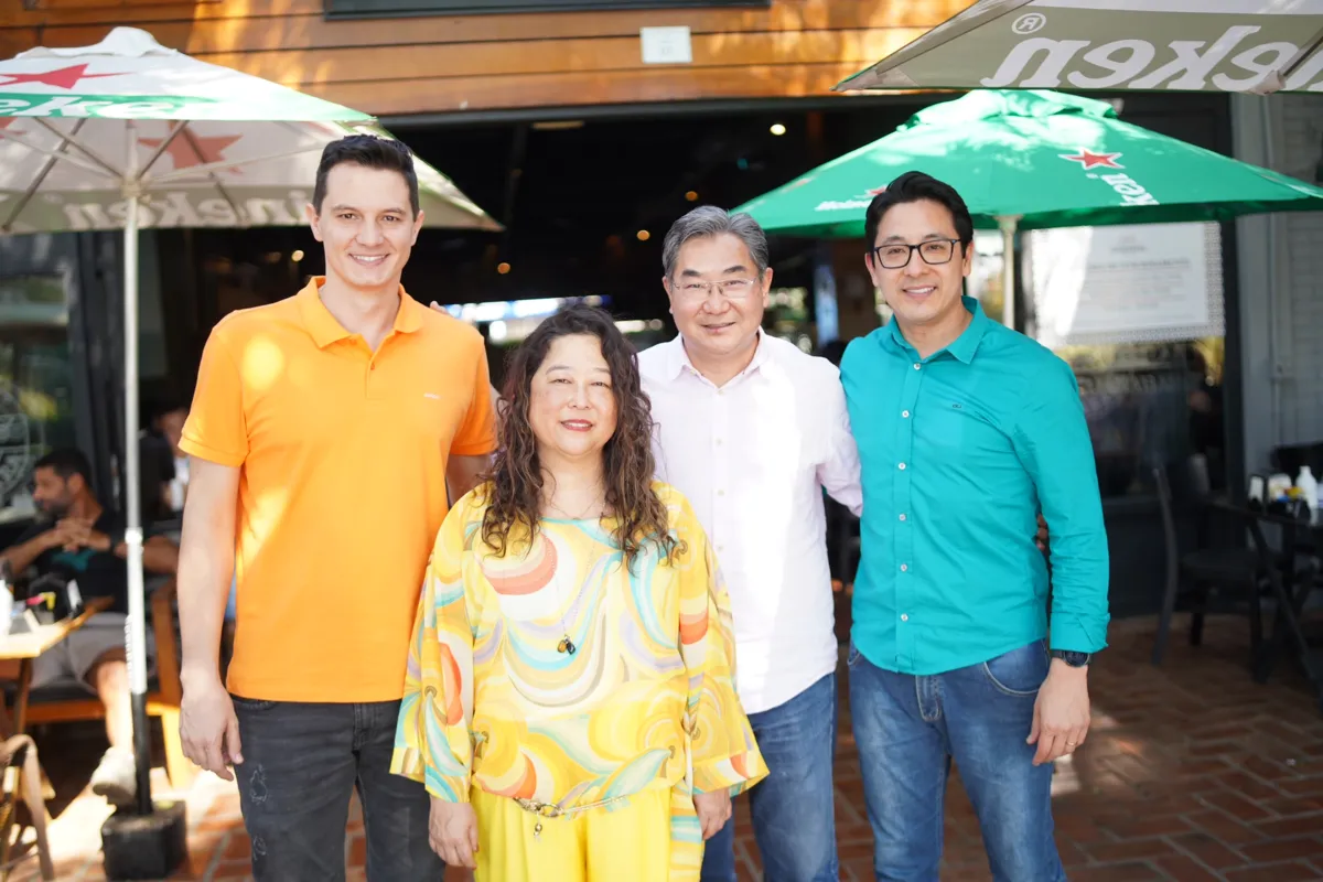 Mateus Pegoraro, Berenice Tatibana, Wilson Kobayashi e Marcos Guskuma, da diretoria da AONP