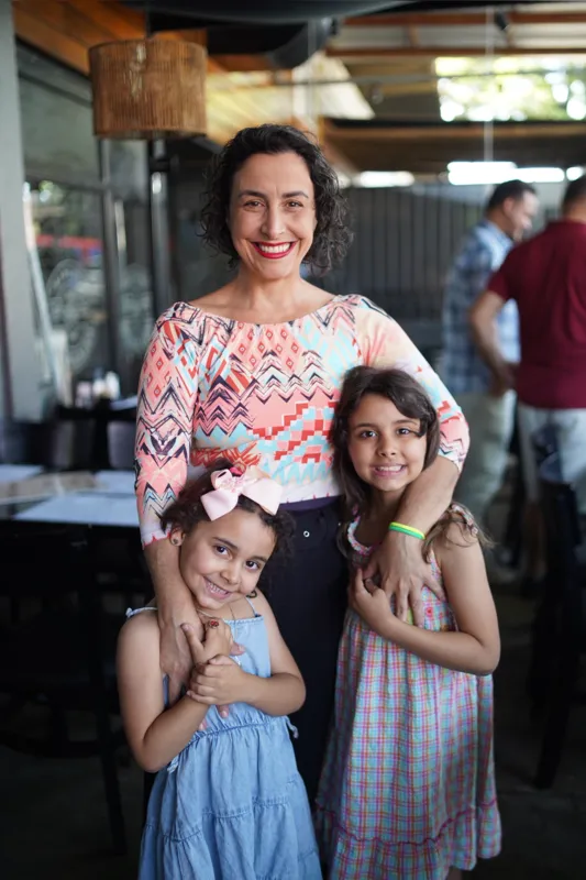 Dra. Marisa França com as filhas Betina e Catarina