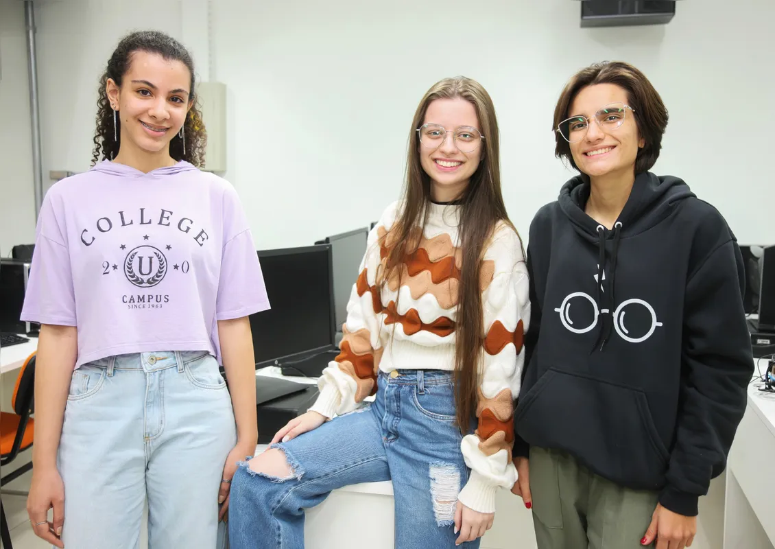 Marianni Artonids Santos, Maria Eduarda Kanopka e Ana Julia Torregiani Montes